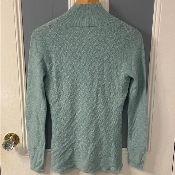 Kinross Cashmere Twist Cable Knit V-Neck Sweater - Picture 3 of 4